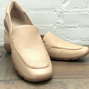Easy Spirit Beige Leather Loafers Womens Size 11N NEW Comfort Casual